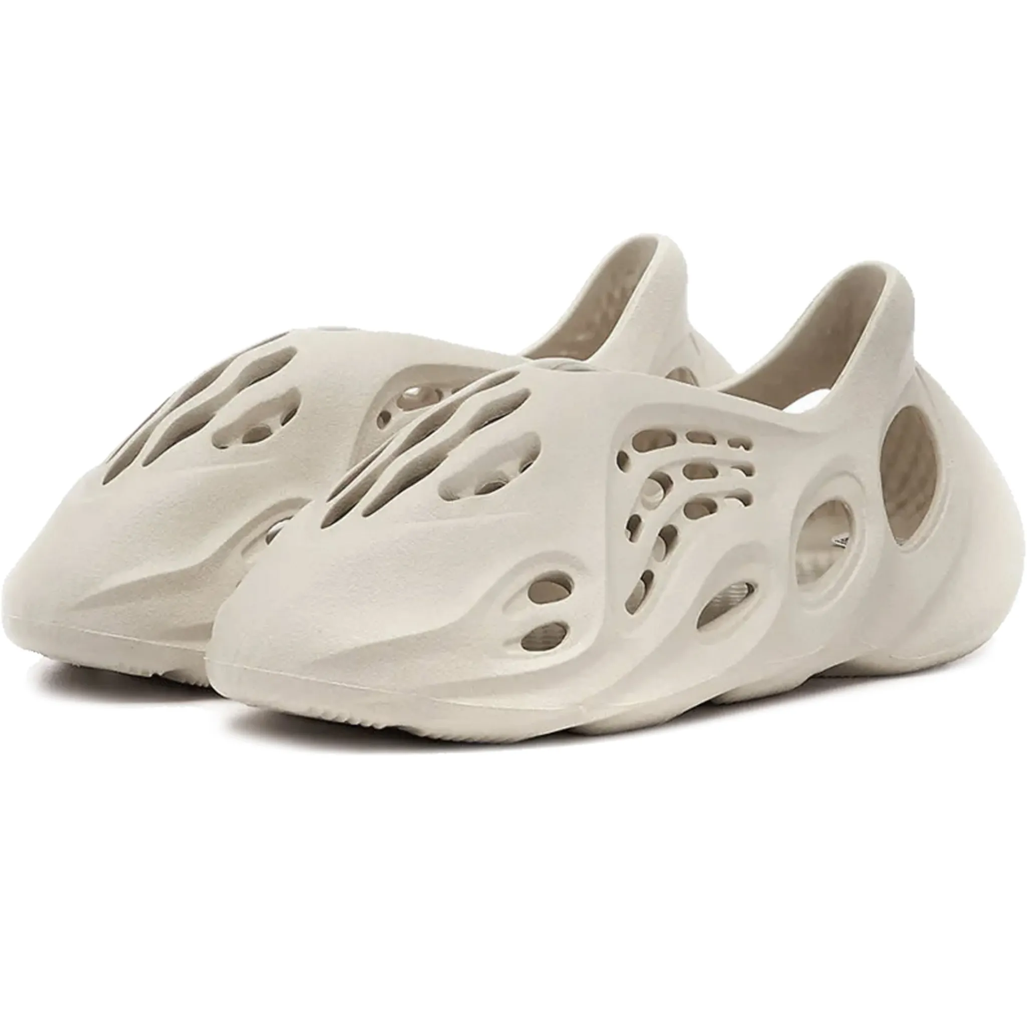Adidas Yeezy Foam RNNR Sand< Trainers