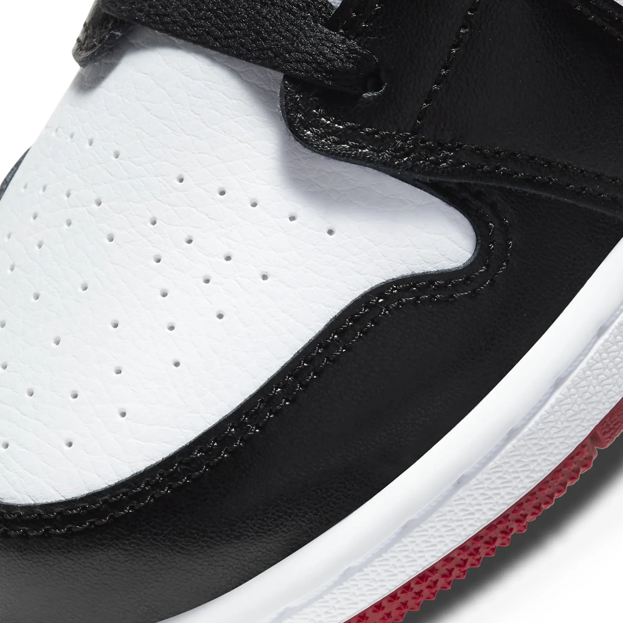 Air Jordan 1 Mid Gym Red Black White (GS)< Trainers