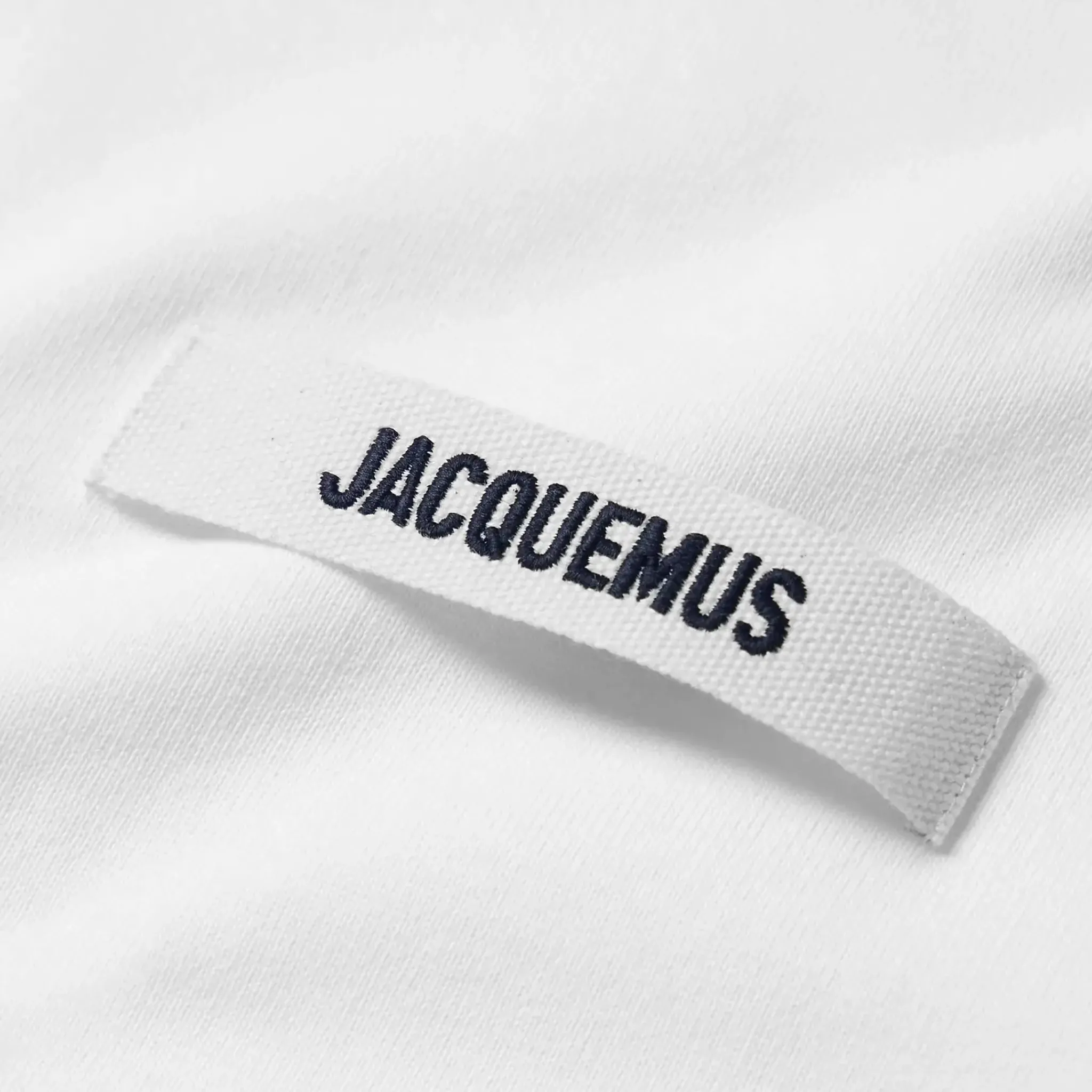 Jacquemus Grosgrain Brand Logo Tab White T Shirt< T-shirts