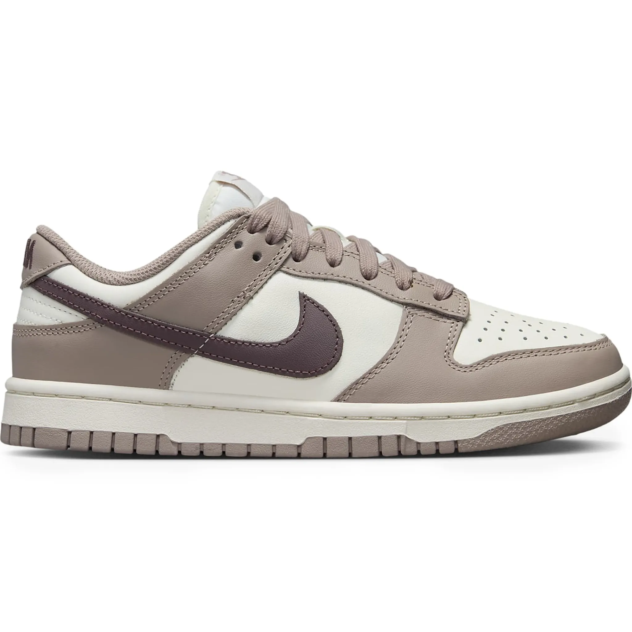 Nike Dunk Low Diffused Taupe (W)< Trainers