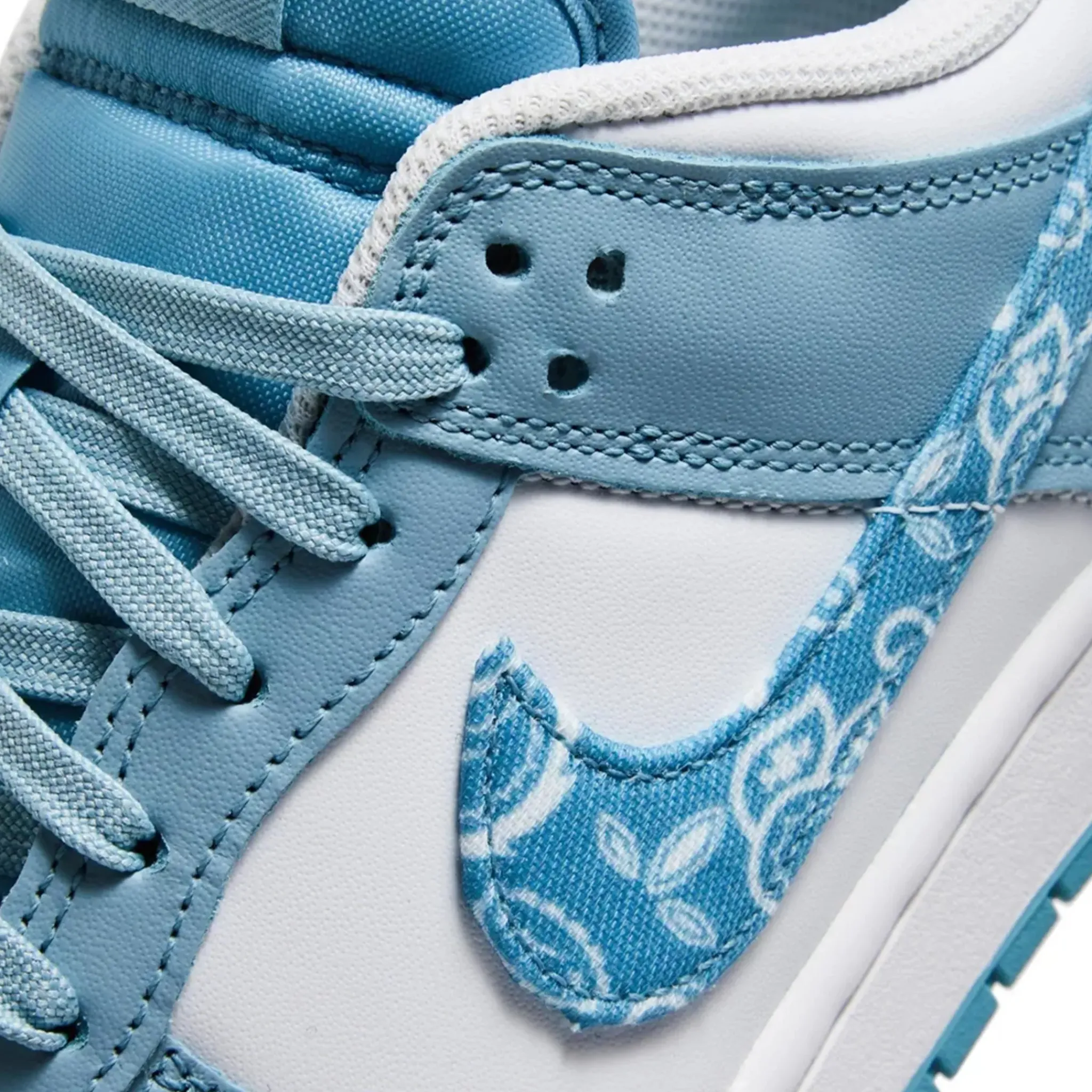 Nike Dunk Low Essential Paisley Pack Blue (W)< Trainers
