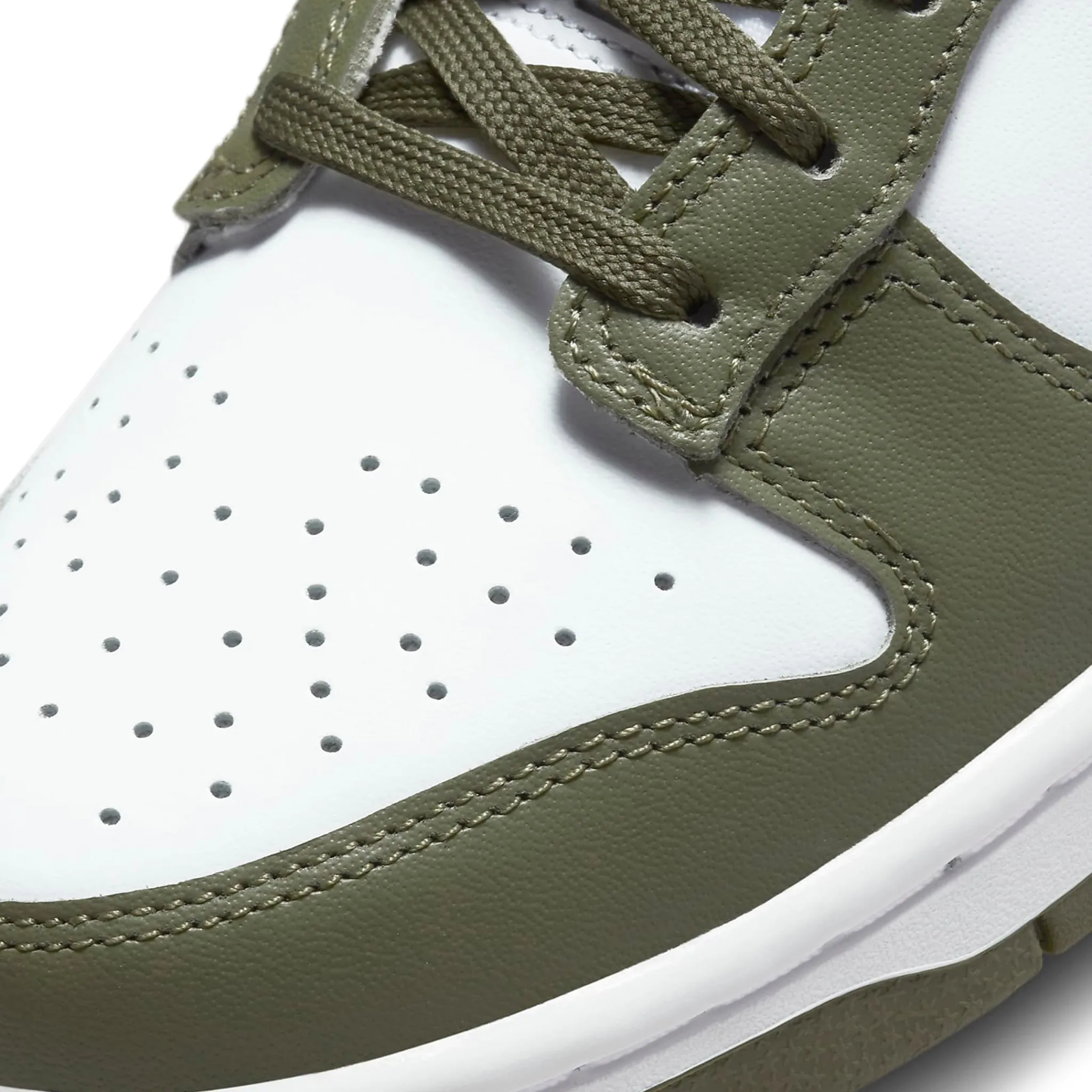 Nike Dunk Low Medium Olive (W)< Trainers