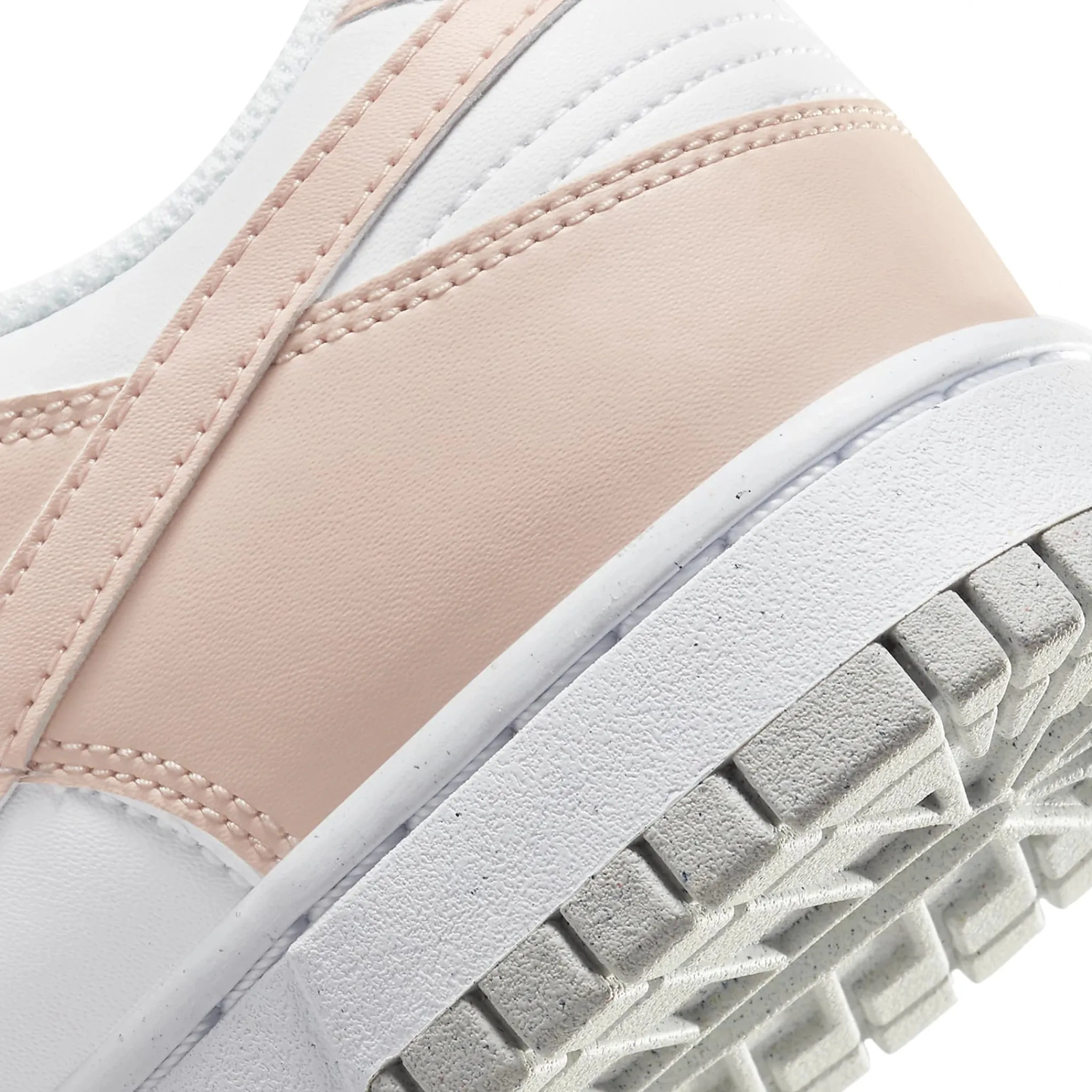 Nike Dunk Low Move To Zero Pale Coral (W)< Trainers