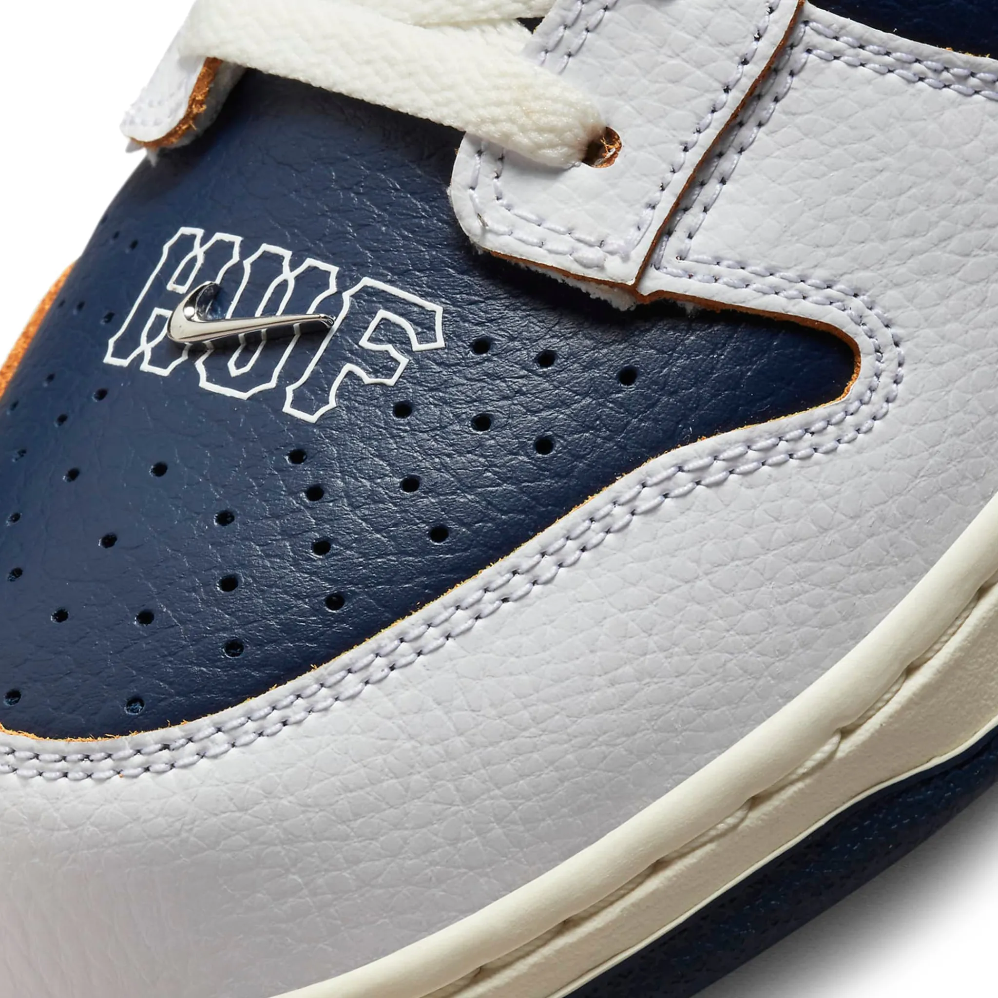 Nike x HUF SB Dunk Low New York City< White Trainers|Trainers